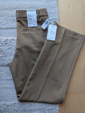Aritzia Effortless Pant (Re)Ssential
